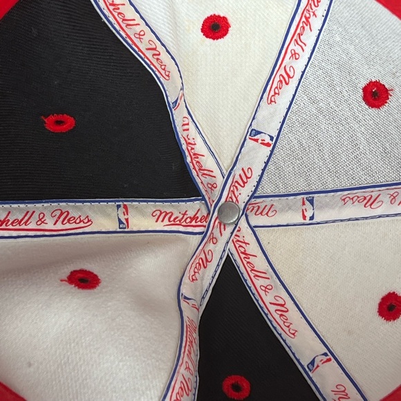 Chicago bulls Mitchell & Ness hat - Picture 7 of 7